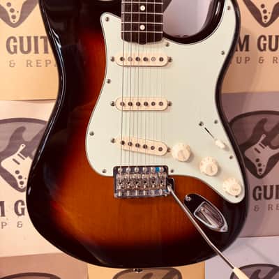 Fender Vintera II '60s Stratocaster with Rosewood Fretboard 2023 - 2026 - 3-Color Sunburst image 10