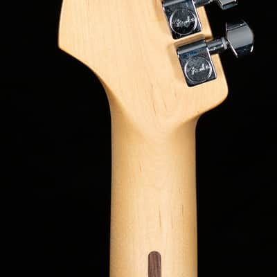 Fender Player Stratocaster HSS Pau Ferro Fingerboard 3-Color Sunburst (553) image 6