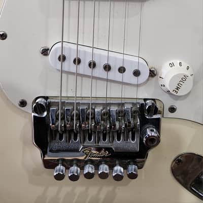 VINTAGE MIJ! Fender ST-557 Stratocaster Vintage White w/ Original One Piece Curly Maple Neck 1985-1987 Japan image 14