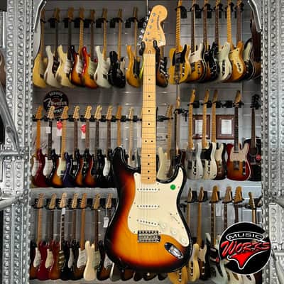 Fender Classic 70 Stratocaster Sunburst image 2