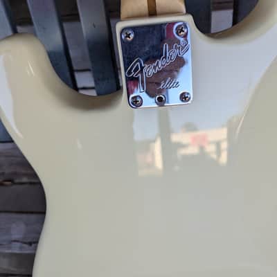 Fender Elite Stratocaster - Vintage white image 13