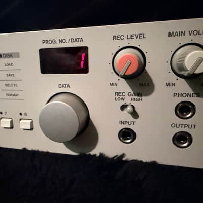 AKAI S01 Vintage Rackmount Sampler + Tendak USB Floppy Drive + New Sony 1.44MB Floppy Disks – Fully Working Classic! image 5