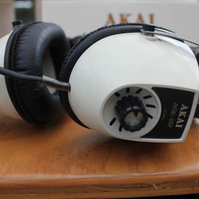 Vintage deadstock AKAI ASE-22 Headphones with volume control image 2