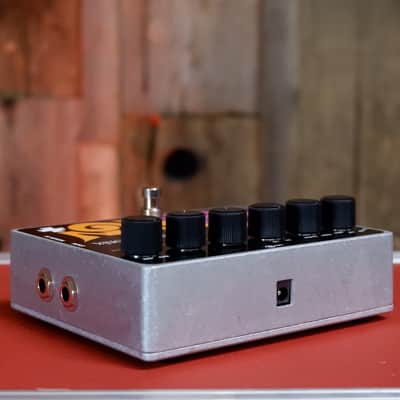 Electro-Harmonix Q-Tron Plus Envelope Filter with Effects Loop - Black / Purple / Orange image 11