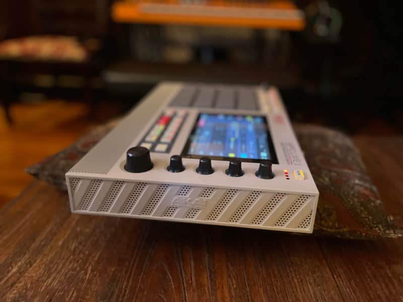 Akai MPC Live II Retro Edition w/ Extra Expansion Packs | Reverb