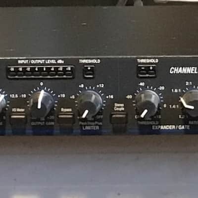 dbx 1066 Dual-Channel Compressor / Limiter / Gate | Reverb