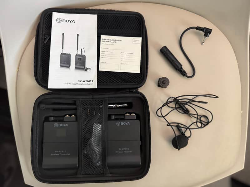 Boya BY-WFM12 VHF Wireless Microphone System imagen 1