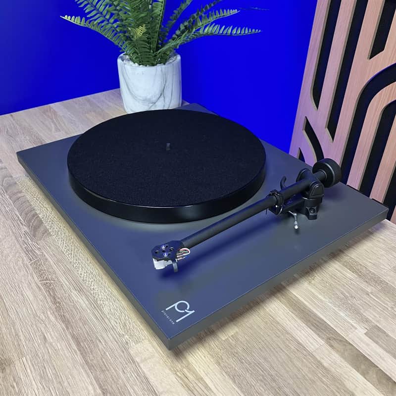 Rega P1 Planar 1 Turntable Rega Carbon Cartridge image 1