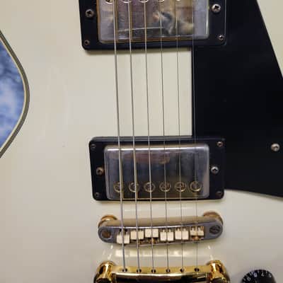 Video Demo Hohner Vintage RARE 1977 WHITE with Gold Hardware Hohner Japan L-59 Les Paul Style Electric Guitar New Strings Pro Setup Original Hard Shell Case image 5