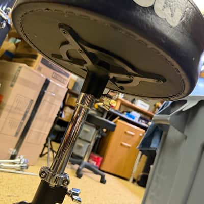 Drum Workshop DW 3000 Series Drum Throne - Double Braced - Round Top image 5