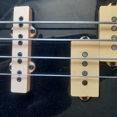 Lag  Blackbass "Panthère Noire" 1983 made in France Custom Shop Handmade Toulouse Fretless, Neckthru, DiMarzio Set Pickups image 11