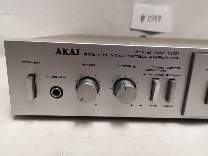 Akai AM-U01 Stereo Integrated Amplifier #1547 Good Used Working