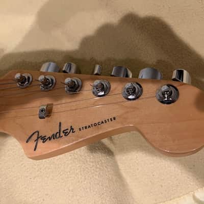 Fender American Elite Stratocaster SSS with Maple Fretboard 2016 - 2019 - Ocean Turquoise Metallic image 9