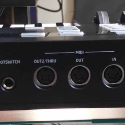 Novation 61 SL MK III MIDI Controller 2018 - Present - Black image 10