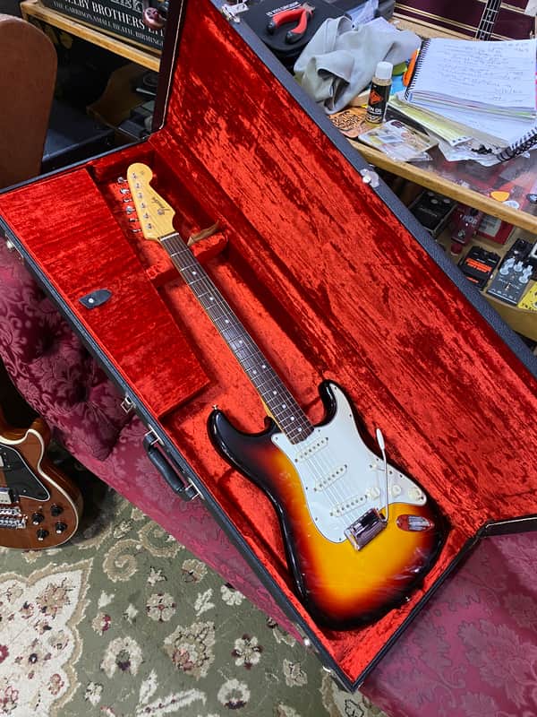 Fender American Vintage '65 Stratocaster