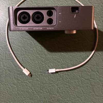 Universal Audio Arrow 2x4 Thunderbolt 3 Interface with Solo DSP Processor 2010s - Gray image 3