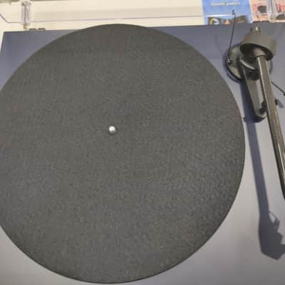 Pro-Ject Debut Carbon EVO Belt Drive Turntable 2020 - Present - Gloss Black image 3