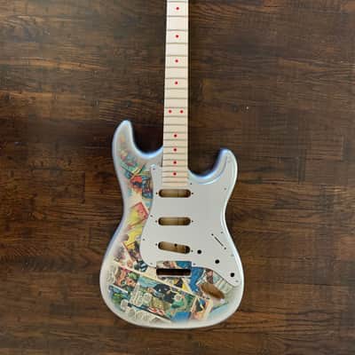 Fender Stratocaster 2020 Comic book silver burst image 1