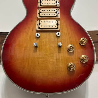 2007 Gibson Les Paul Custom Classic w/ 3 Pickups Guitar of the Week #42 - Heritage Cherry Sunburst | USA Limited Edition 400 Made image 4