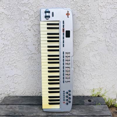 M-Audio Oxygen 49 MKI MIDI Keyboard Controller 2006 - 2009 - Silver image 2
