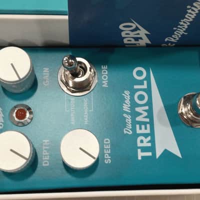 Supro Tremolo - Amplitude and Harmonic Tremolo & Drive Pedal