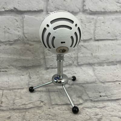 Blue Snowball USB Mic with Tripod image 2
