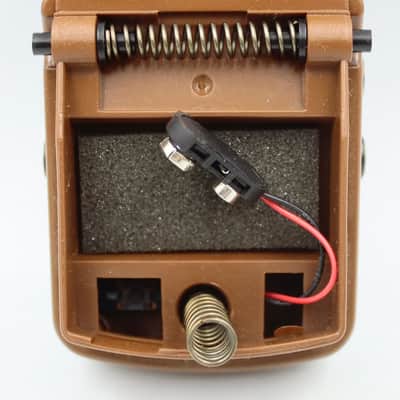 Behringer TP300 Ultra Tremolo / Pan Guitar Effect Pedal image 10