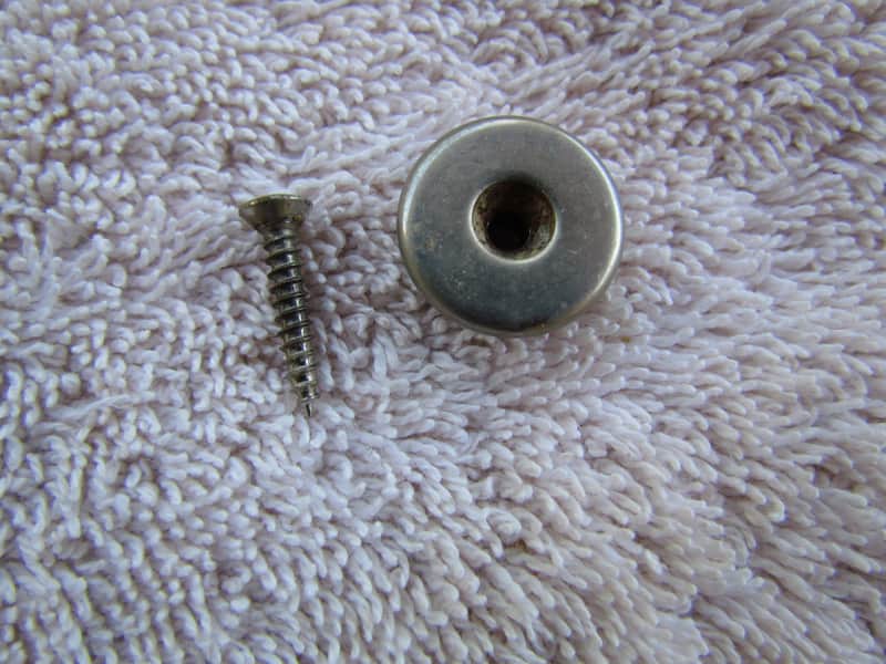 Vintage G&L Lynx Bass String Tree W/Mounting Screw Vintage 1985 G & L Bass String Tree For G&L Lynx & Other G & L Basses Perfect For Restoration Or Repair image 1
