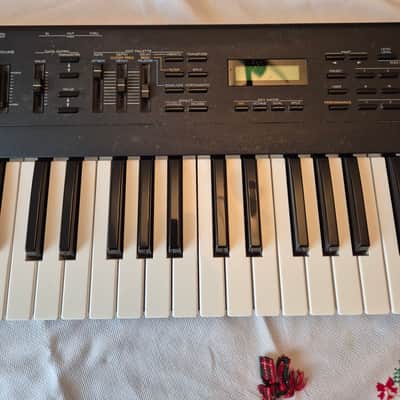 Roland JV-30 61-keys Synth image 3