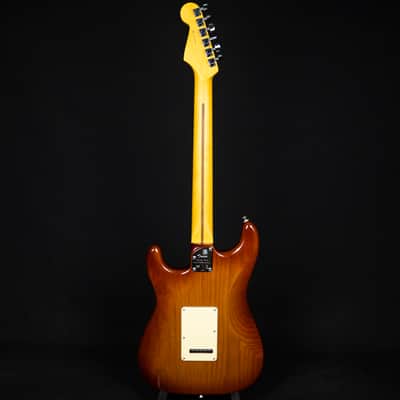Fender  American Professional II HSS Stratocaster  Sienna Sunburst Maple Fingerboard 2022 (US22108129) image 4