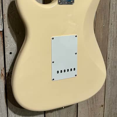 2026 Fender Vintera III Late '60s Stratocaster, Olympic White, Help Support Brick & Mortar Music Shops  In Stock image 10
