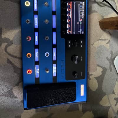Line 6 Helix Floor Limited Edition 2019 - Lightning Blue image 3