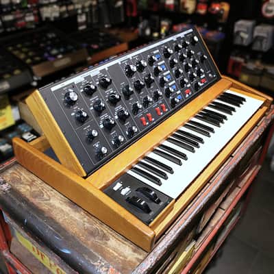 Moog Minimoog Voyager Old School 44-Key Monophonic Synthesizer 2008 - 2009 - Ash Cabinet