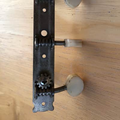 Gibson Melody Maker 1965 - Metal nickel or chrome image 4