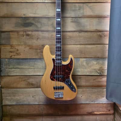 2006 American Vintage Reissue '75 J-Bass Natural w/case image 7