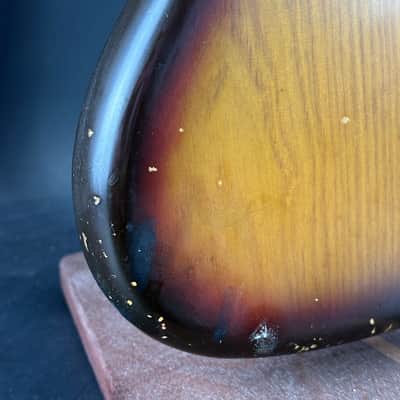 Vintage 1975 Fender Jazz Bass 3-Color Sunburst w/non original case TSU25058 image 17