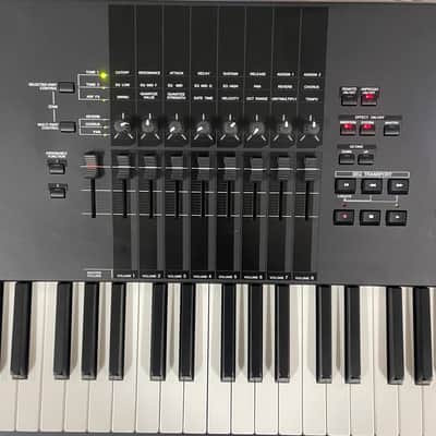 Yamaha Motif XF 8 Production Synthesizer with hard case image 4