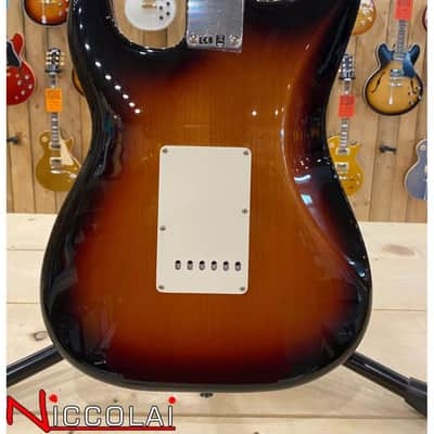Fender Vintera II '60s Stratocaster, Rosewood Fingerboard, 3-Color Sunburst image 12