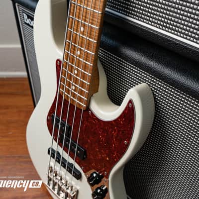 Gregg Guitars PJ5 Bass in Olympic White with an Chambered Ash Body and Roasted Flamed Maple Neck image 16