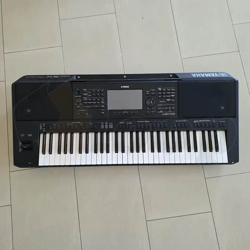 Yamaha PSR-SX700 61-Key Arranger Workstation image 1