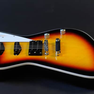 Bootlegger Guitar Hounder. Black Cherry Honey Burst Stiletto Case & Flask image 20