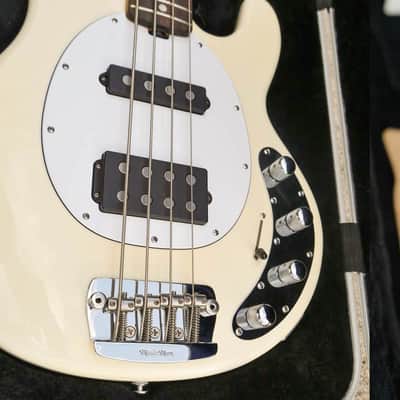 Ernie Ball Music Man StingRay 4 HS image 10