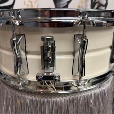 Yamaha 🥁made in JAPAN ndugu chancler SIGNATURE MIJ Billy jean snare drum white - White image 4
