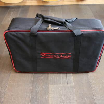 Voodoo Lab Dingbat Medium Pedalboard with Case & Voodoo Lab Pedal Power 2 Plus image 3
