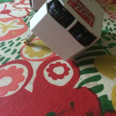 Jordan Buzz Tone 2020 white fuzz reissue image 4