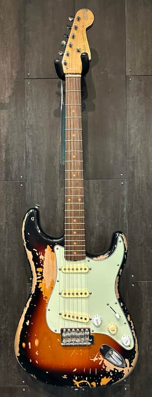 BRAND NEW 2024 Fender Mike McCready Signature Stratocaster 3-Color Sunburst Relic w/ Case