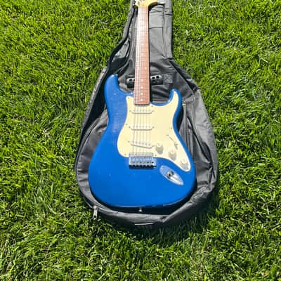 Squier stratocaster 2000 - Electric Blue image 8
