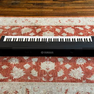 YAMAHA P-70 88-Key Graded Hammer Effect Electric PIano image 6