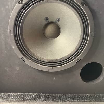 Fender Rumble 25: 1x8 25w Bass Amp image 4
