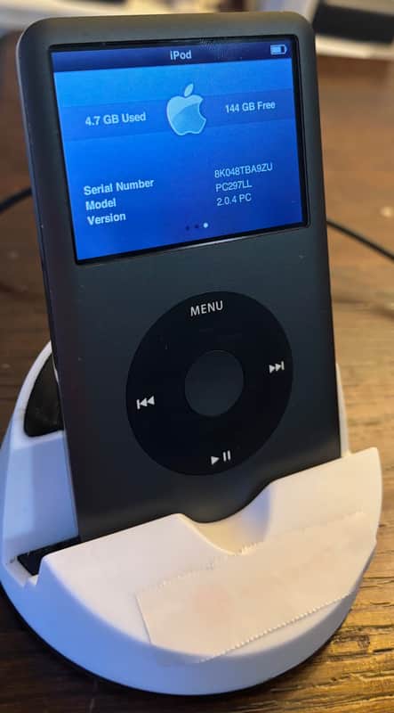 Apple iPod Classic 7th Generation 160GB 2009 - Black image 1